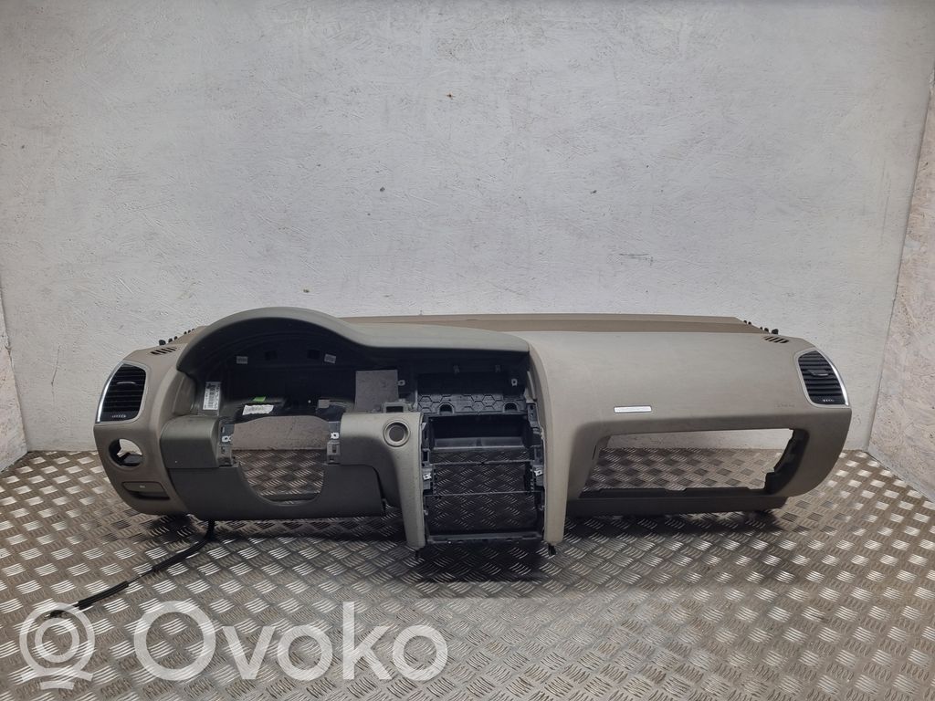 Audi Q7 4L Панель 