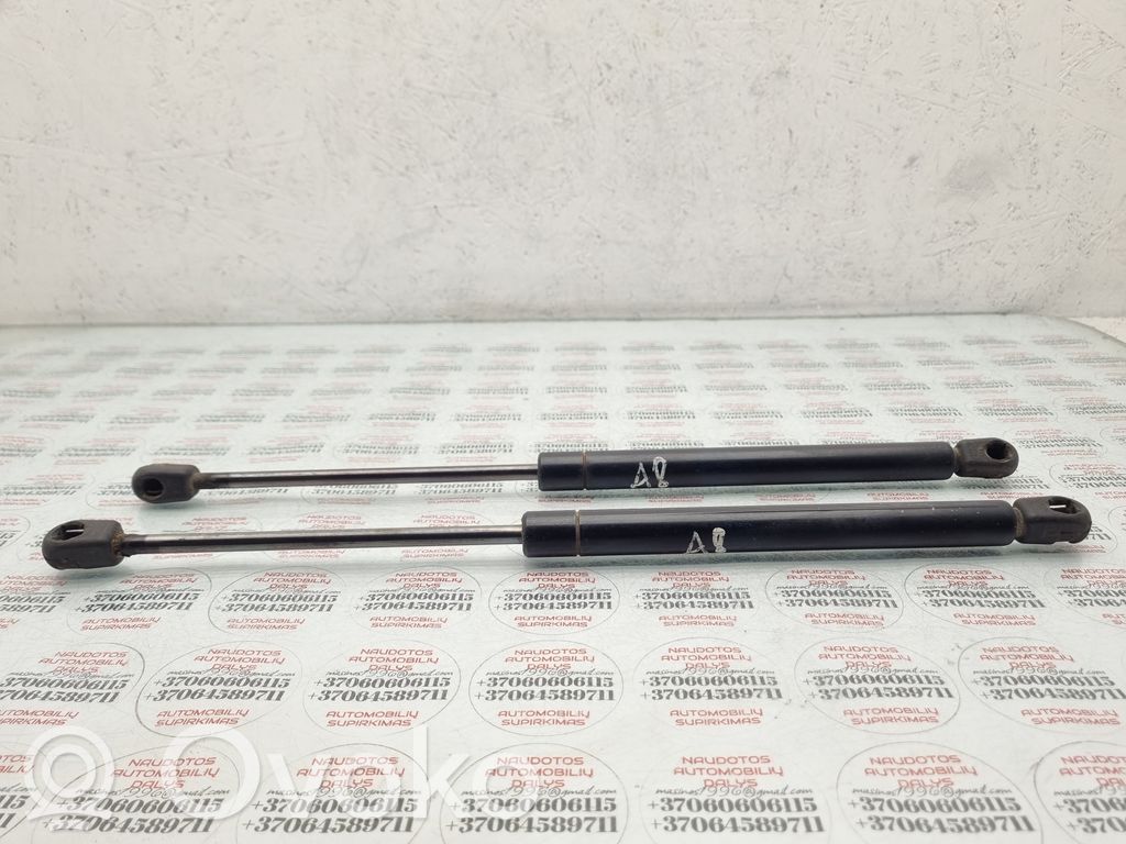 Audi A8 S8 D2 4D Tailgate/trunk strut/damper 