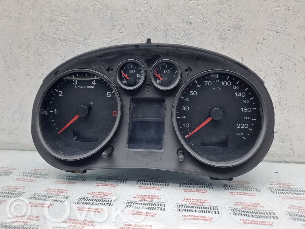 Audi A2 Speedometer (instrument cluster) 