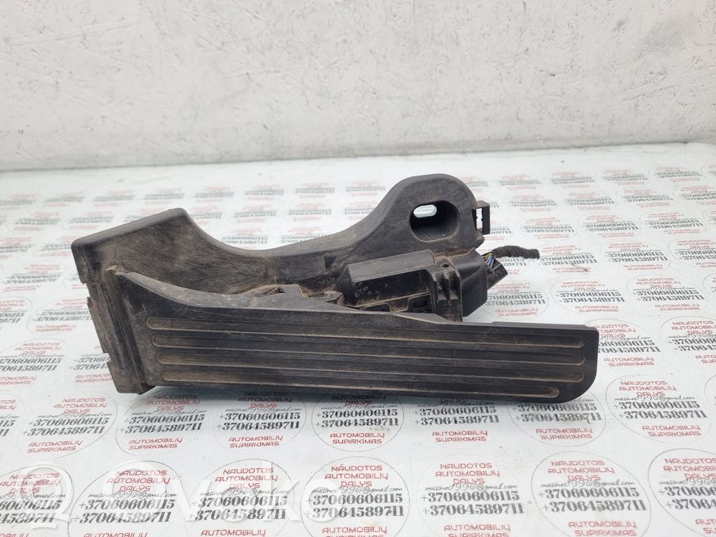 Volkswagen Touran I Accelerator throttle pedal 