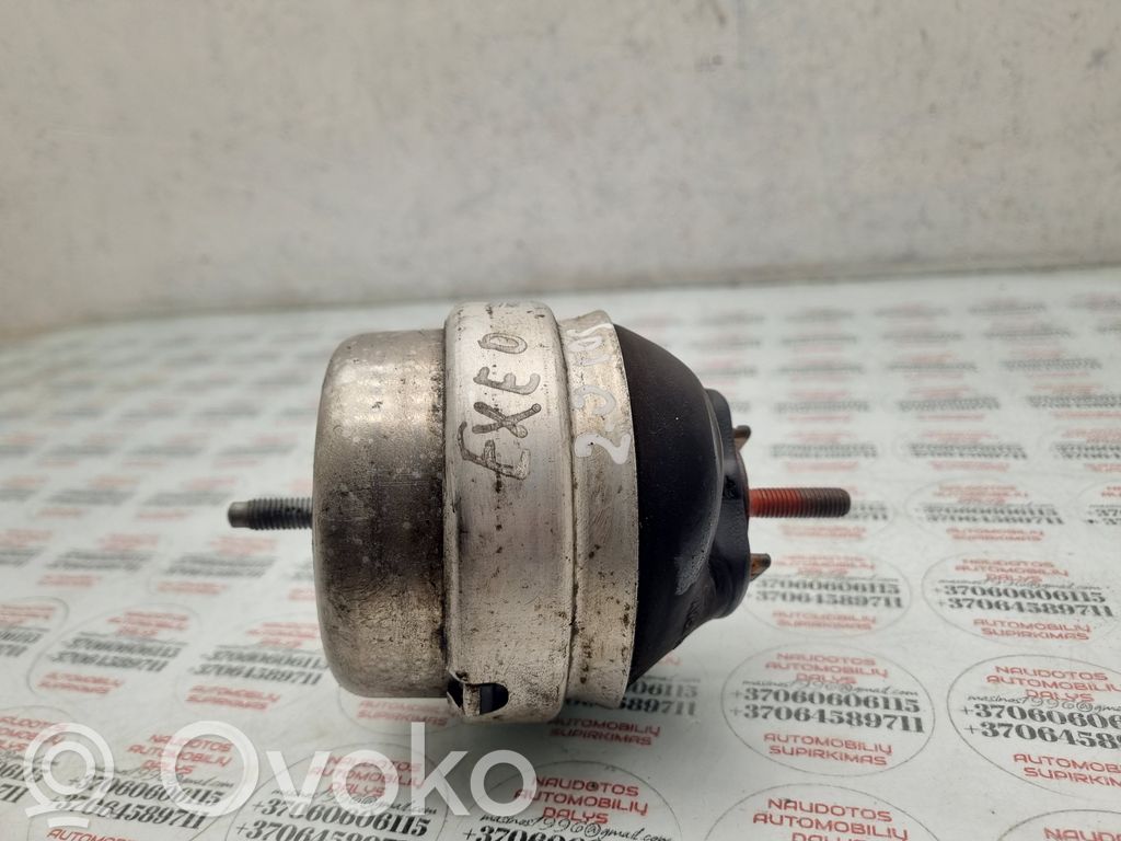 Engine mount bracket   8E0199382AH