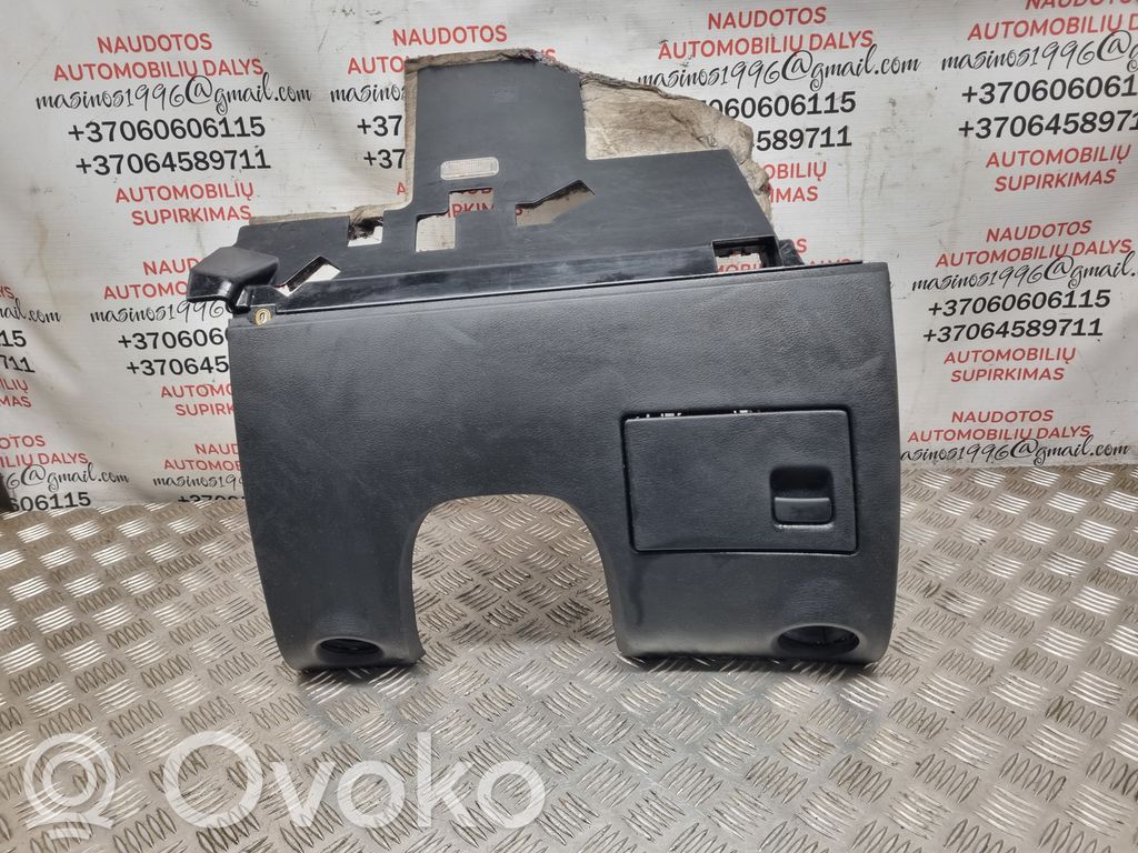 Audi A8 S8 D3 4E Panelės apdailos skydas (apatinis) 