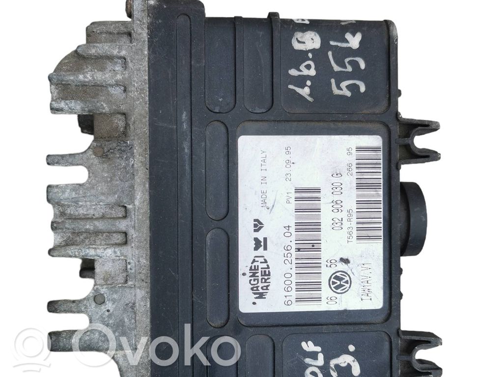 Volkswagen Golf III Engine control unit/module 