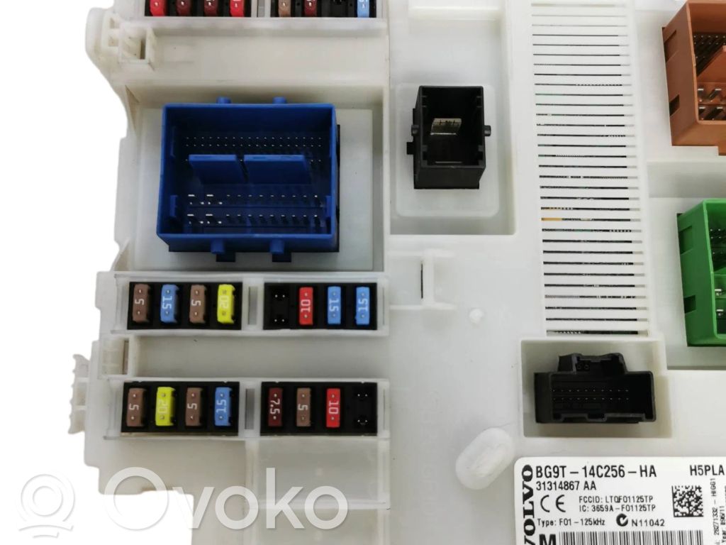 Volvo XC70 Fuse module 