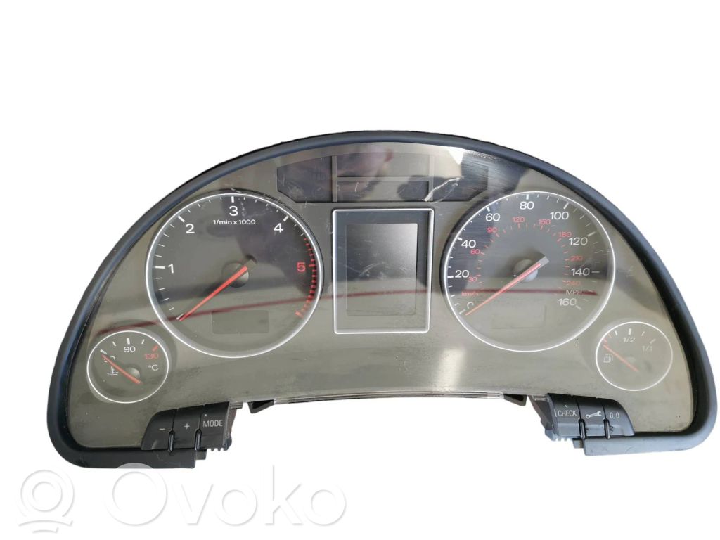 Audi A4 S4 B6 8E 8H Licznik / Prędkościomierz 