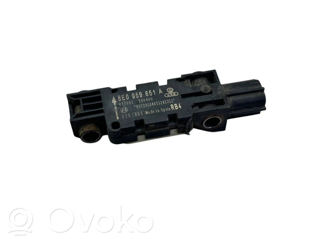 Audi A4 S4 B7 8E 8H Czujnik uderzenia Airbag 