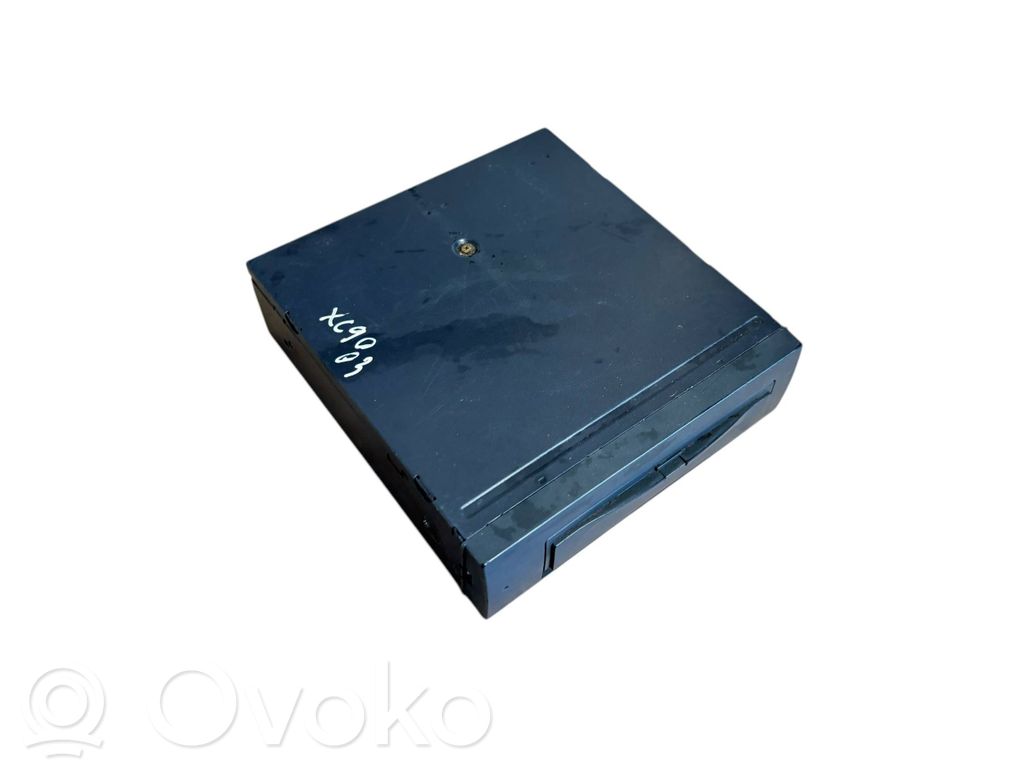 Volvo XC90 Radio/CD/DVD/GPS head unit 