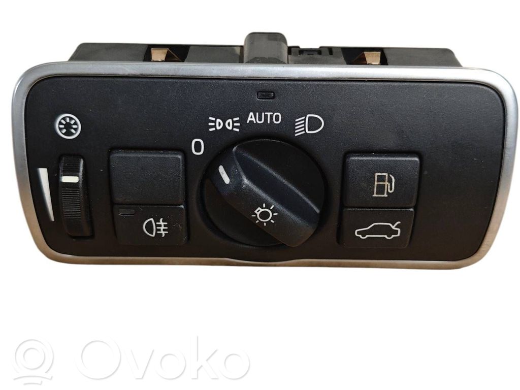 Light switch   30739448,141219,C0GMA,10096701