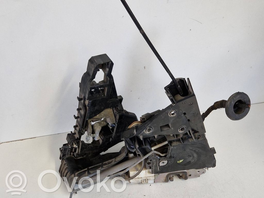 Mercedes-Benz R W251 Zamek drzwi przednich 