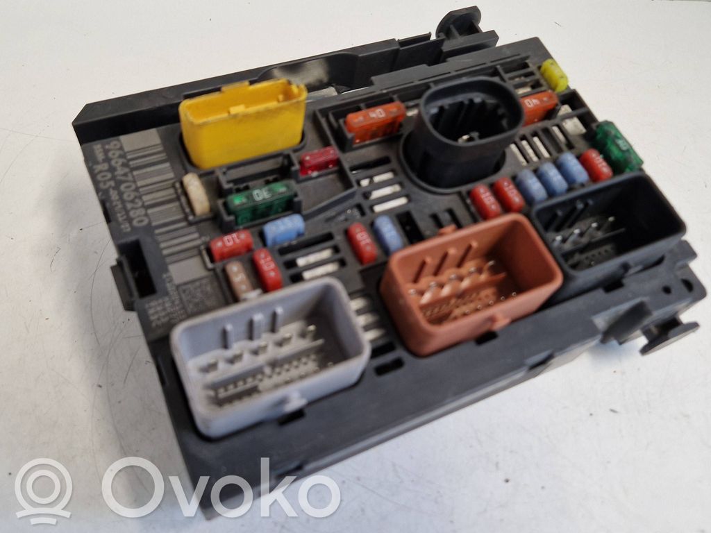 Peugeot 308 Drošinātāju bloks 