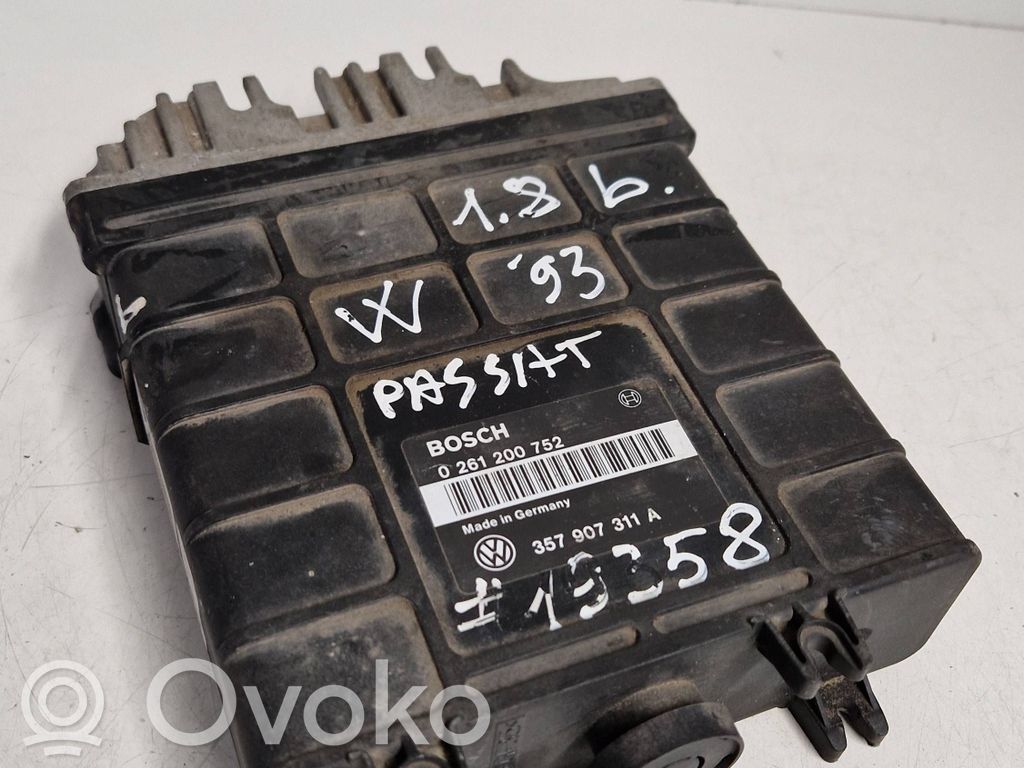 Volkswagen PASSAT B3 Engine control unit/module 