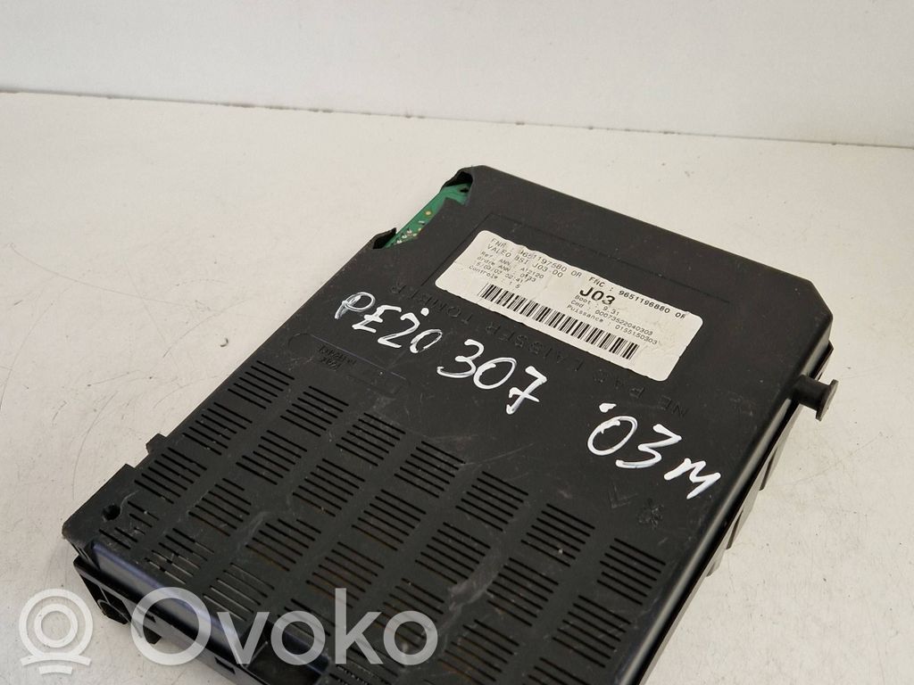 Peugeot 307 Fuse module 