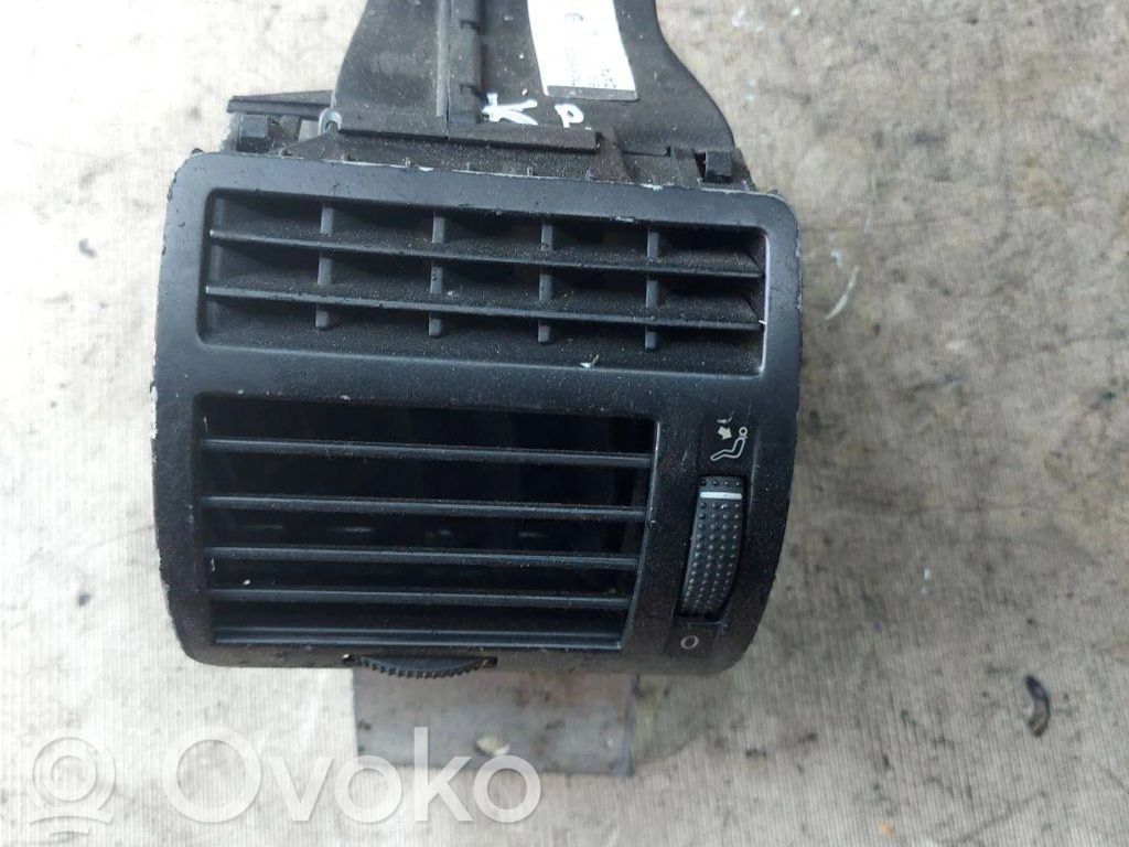 Ford Galaxy Dysze / Kratki środkowego nawiewu deski rozdzielczej 