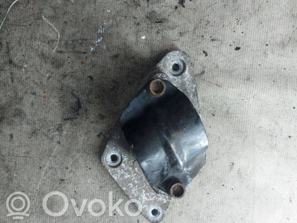 Volkswagen Sharan Intercooler pipe mounting bracket 
