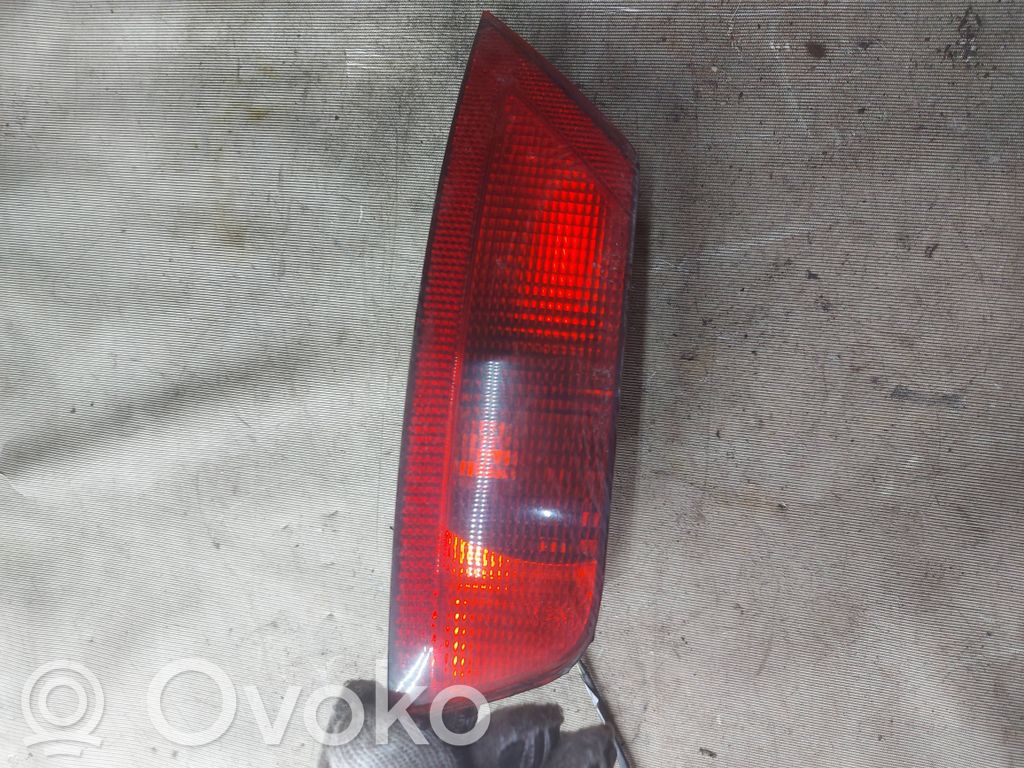 Ford Kuga I Miglas lukturis aizmugurē 