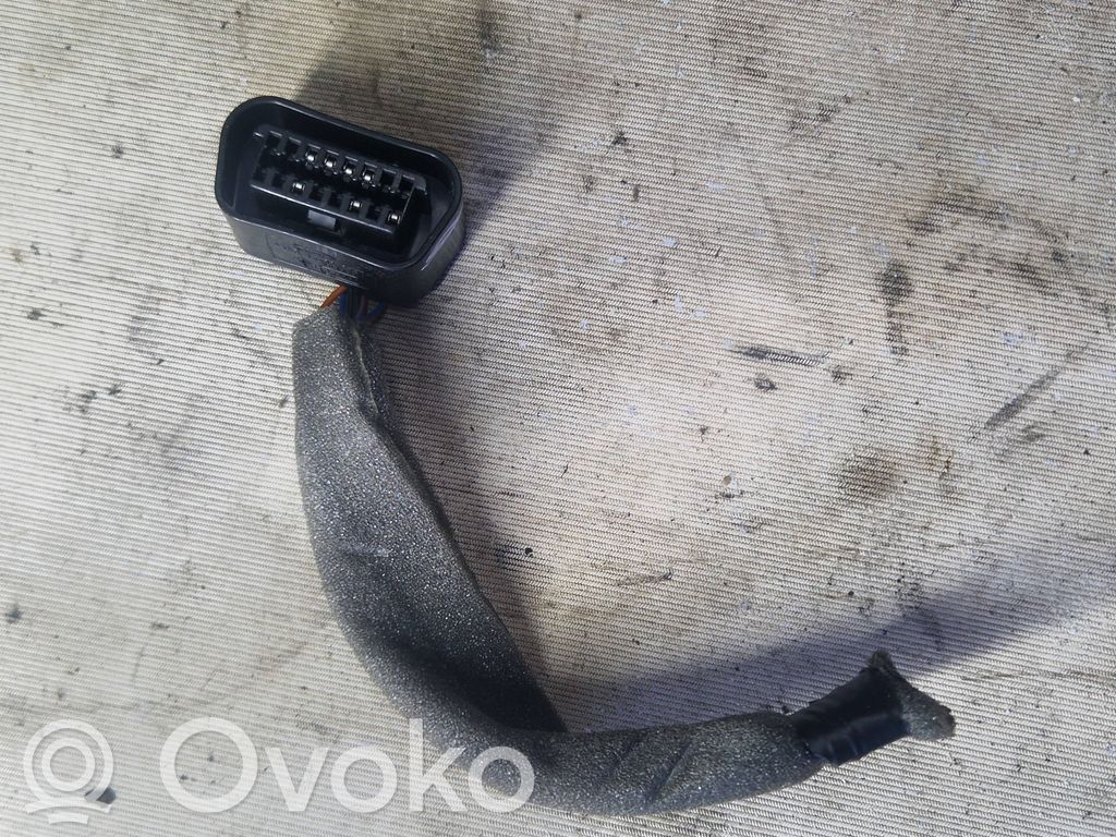 Ford Kuga I Złącze ISO 
