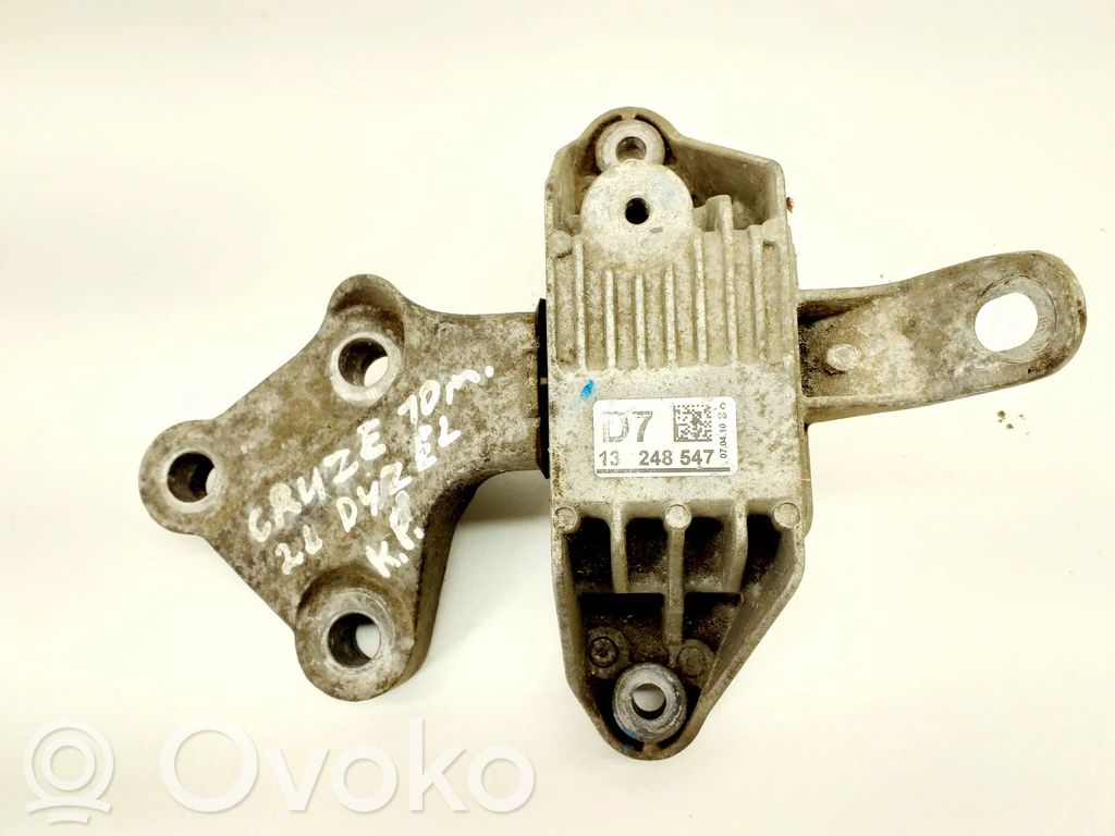 Chevrolet Cruze Engine mount bracket 