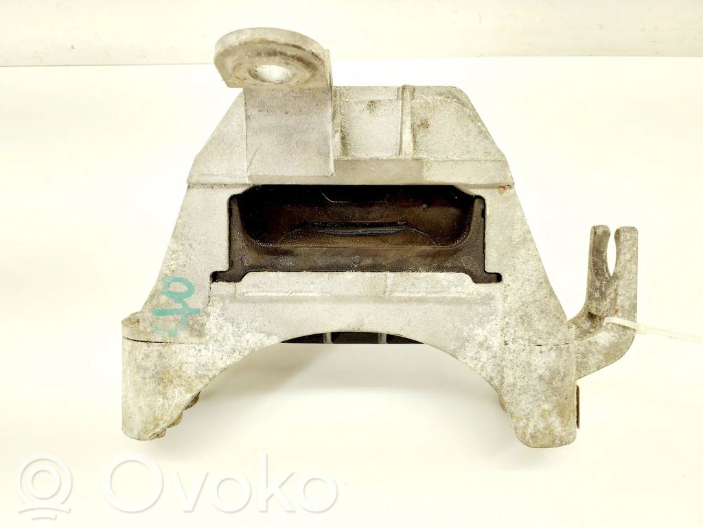Opel Astra J Engine mount bracket 
