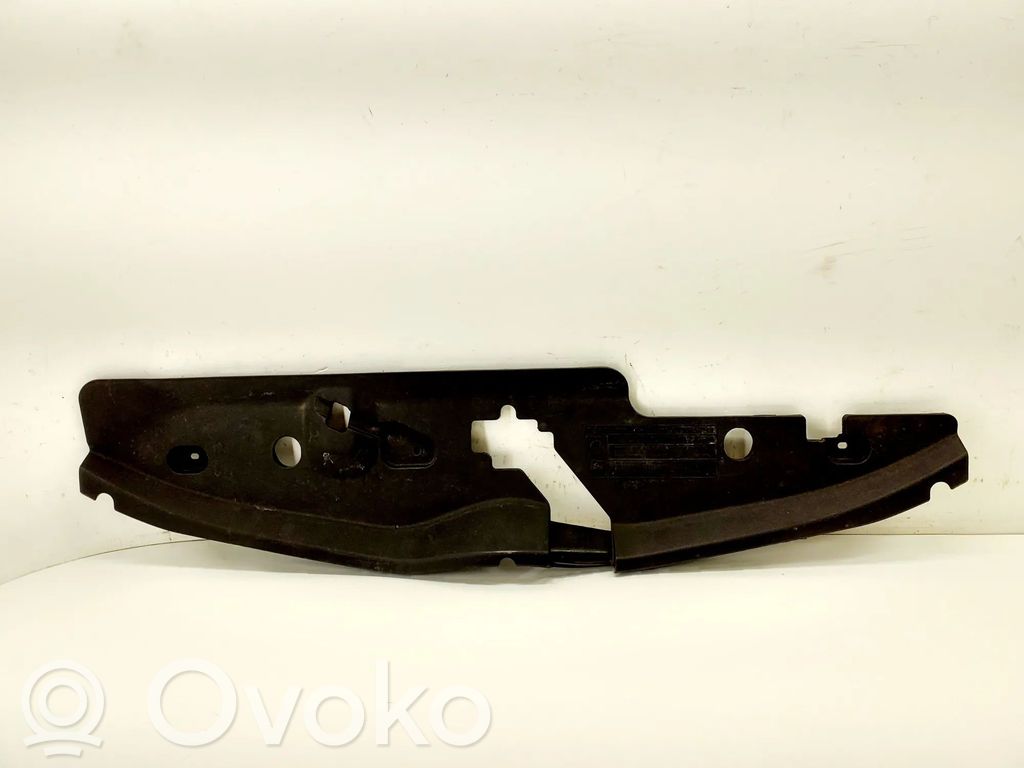 Toyota Verso-S Moldura del radiador 