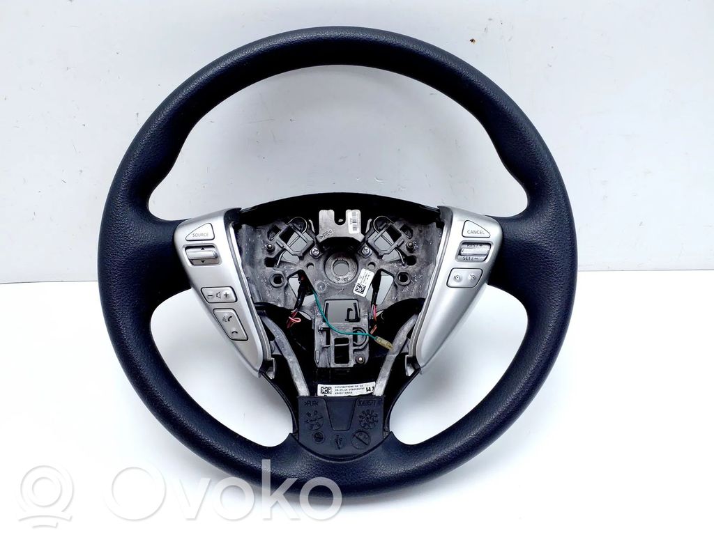Nissan Note (E12) Ohjauspyörä 