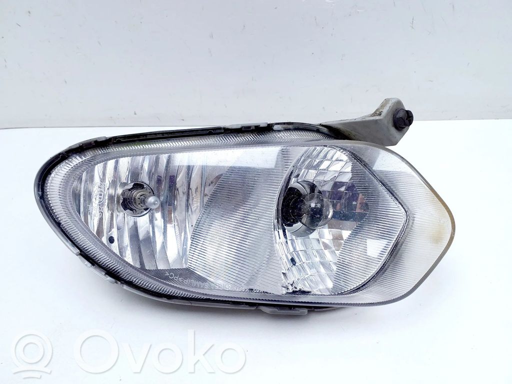 KIA Ceed Miglas lukturis priekšā 