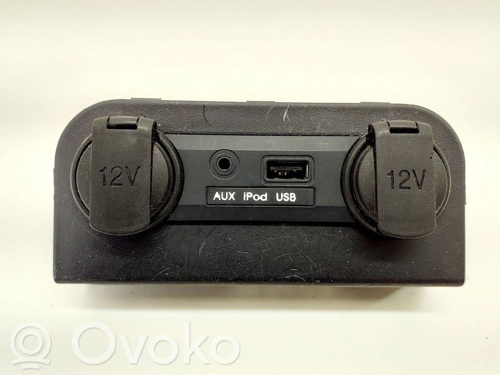 KIA Rio Enchufe conector entrada auxiliar 