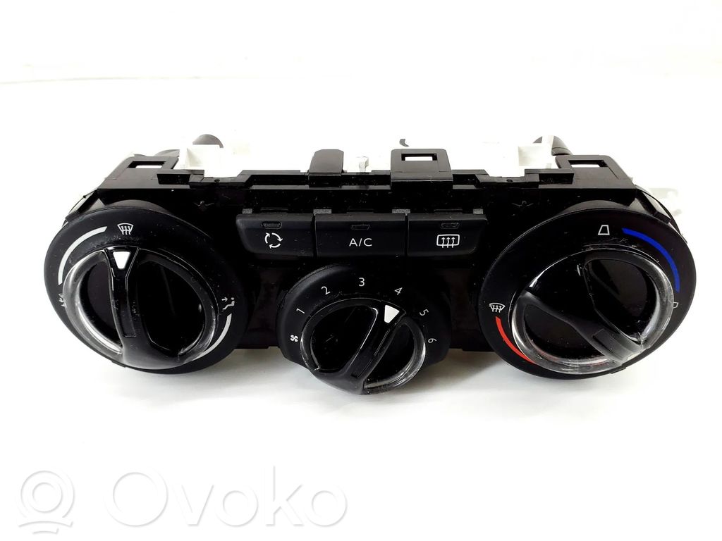 Peugeot 208 I Interior fan control switch 