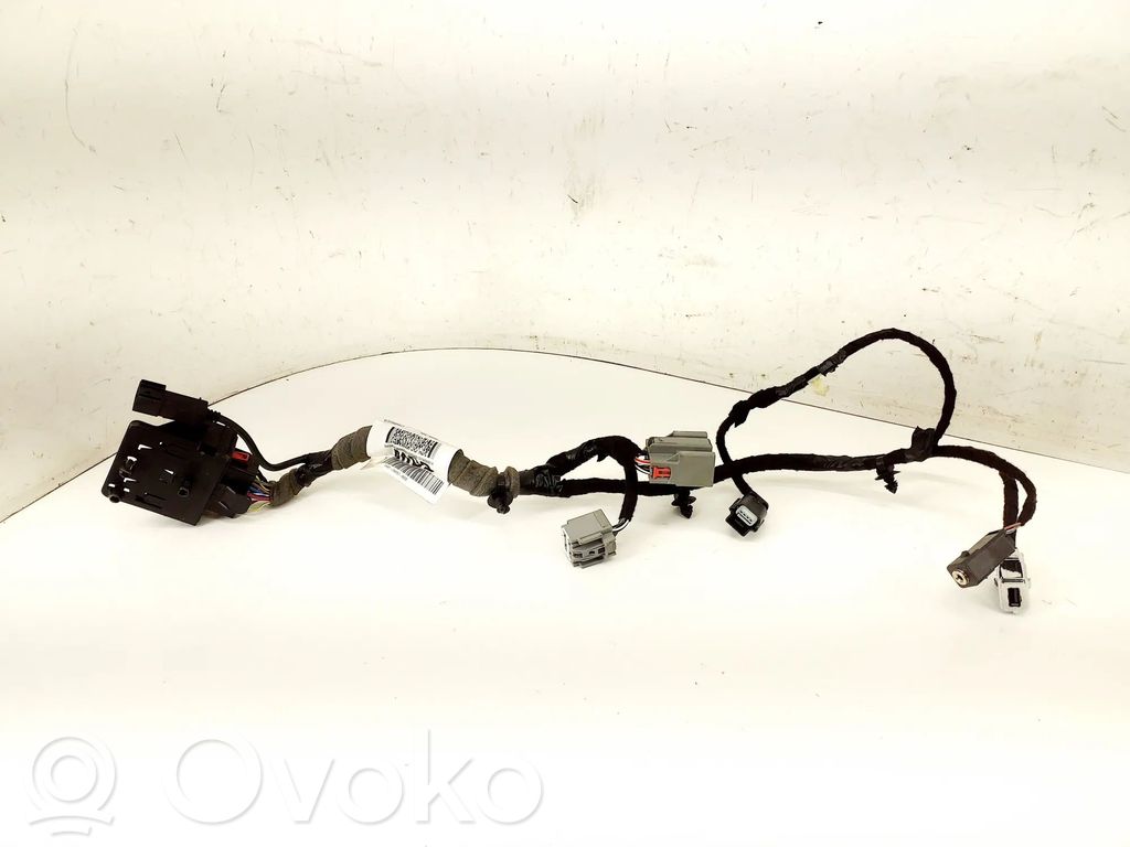 Ford Kuga II Enchufe conector entrada auxiliar 