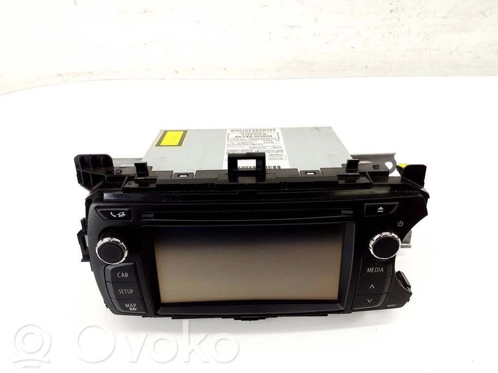 Toyota Yaris Panel / Radioodtwarzacz CD/DVD/GPS 