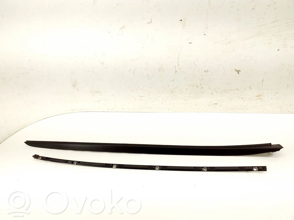 Windshield trim   86142J7000,86134J7000
