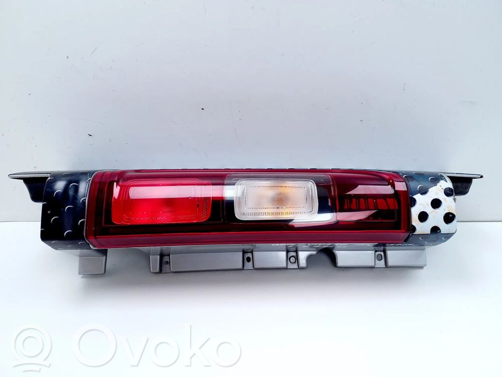 Opel Vivaro Lampă spate în caroserie 
