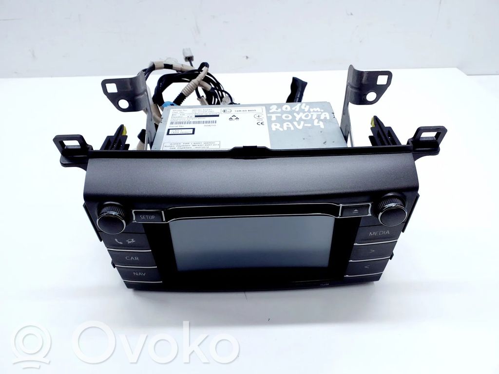 Toyota RAV 4 (XA40) Panel / Radioodtwarzacz CD/DVD/GPS 