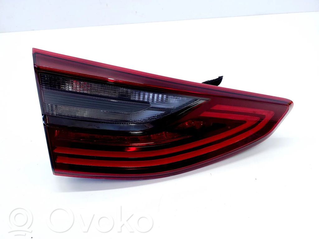 KIA Ceed Takaluukun takavalot 