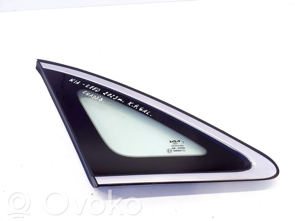 KIA Ceed Rear side window 