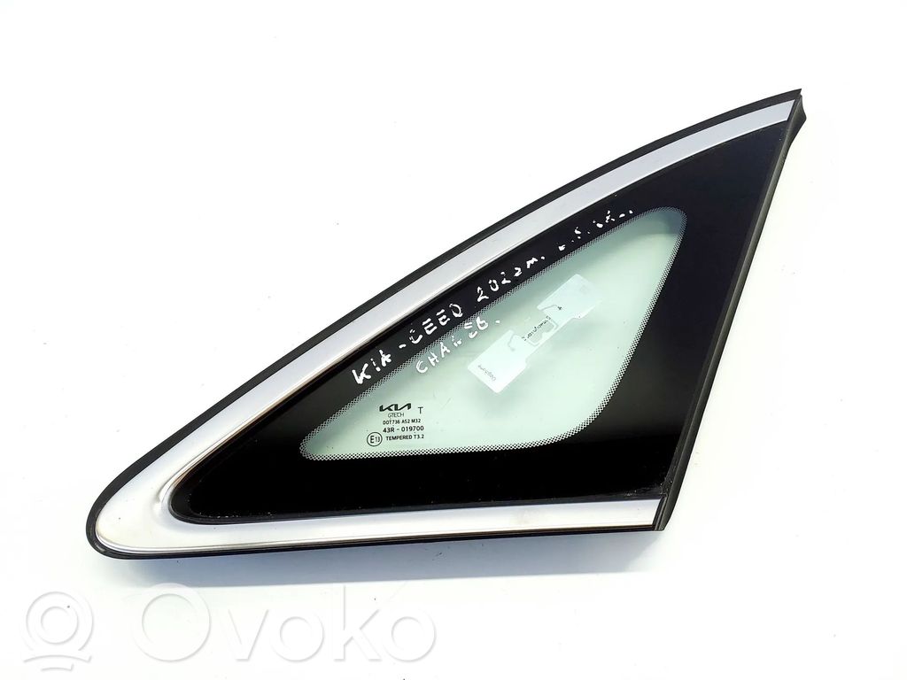 KIA Ceed Rear side window 