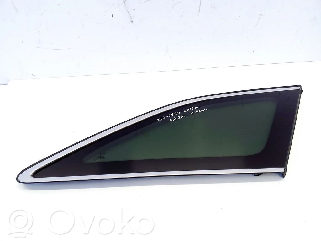 KIA Ceed Vidrio lateral trasero 