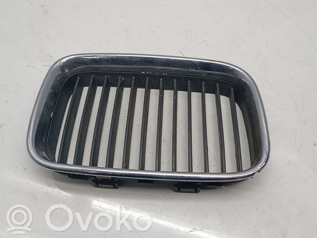 BMW 3 E36 Front bumper upper radiator grill 