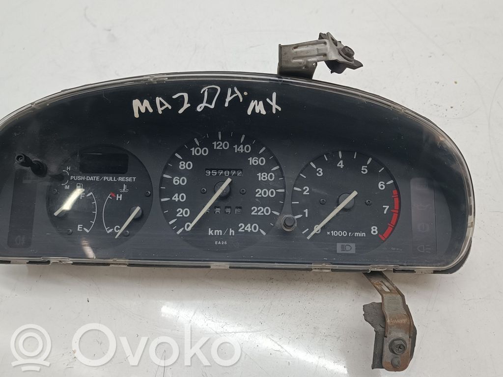 Mazda MX-3 Speedometer (instrument cluster) 