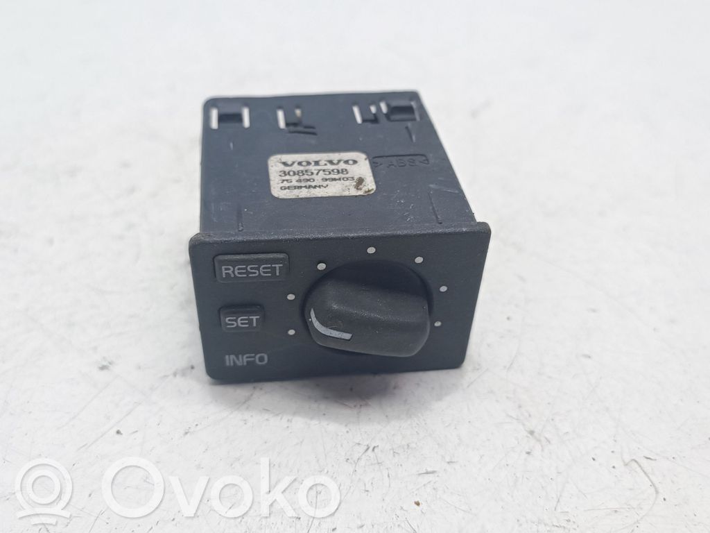 Volvo S40, V40 On-board computer control switch 