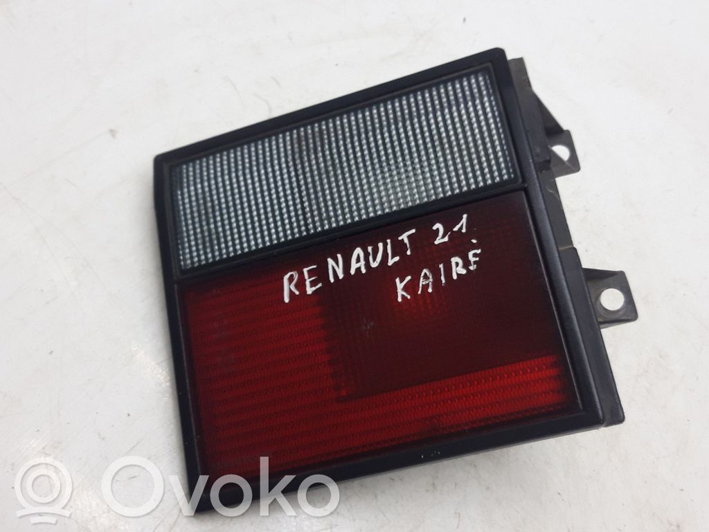 Renault 21 Aizmugurējais lukturis virsbūvē 