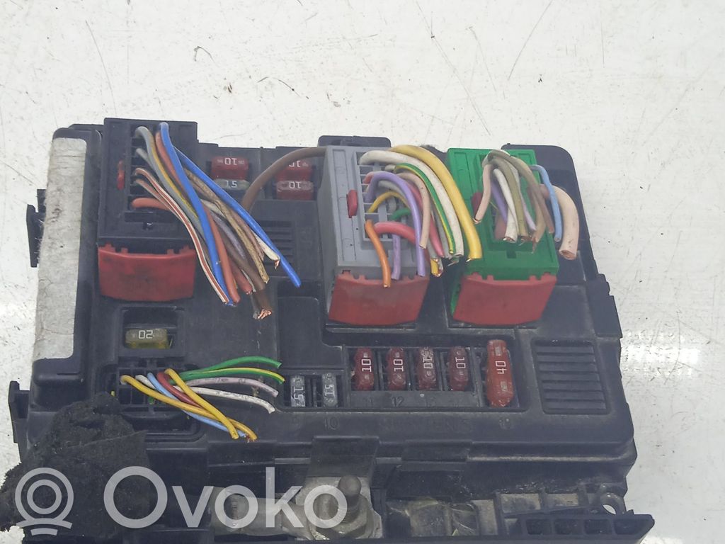 Peugeot 206 Fuse module 