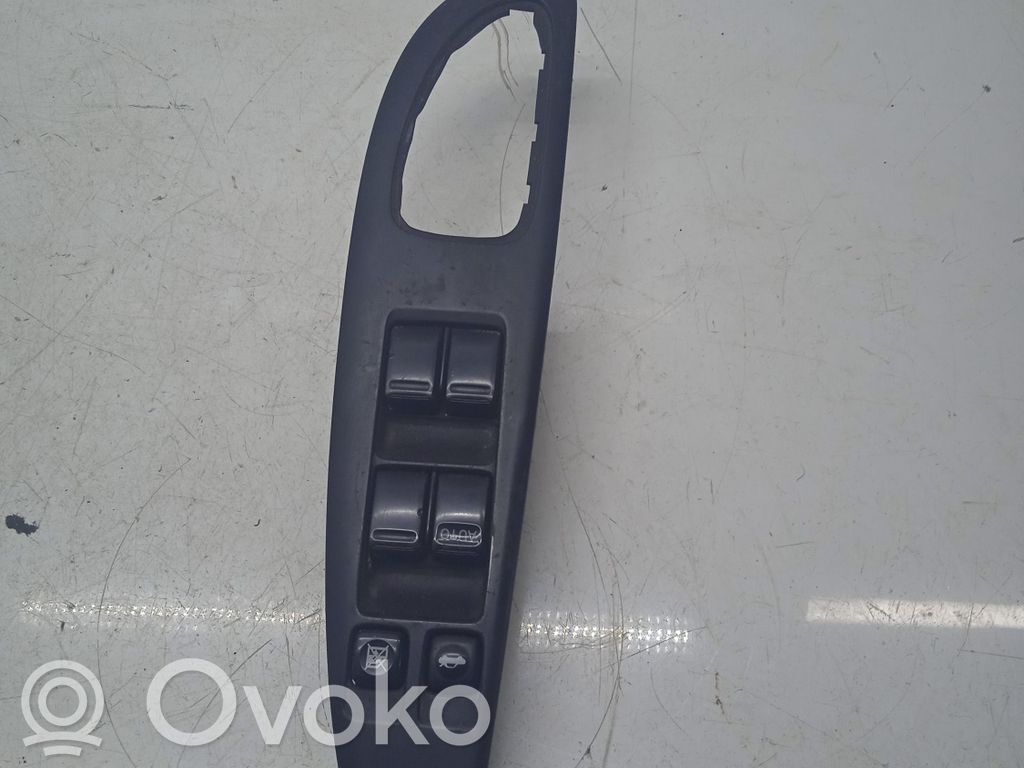 Nissan Primera Electric window control switch 