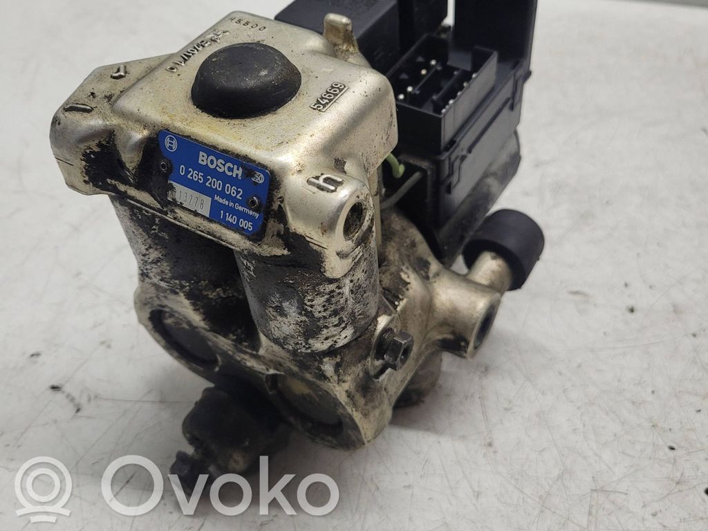 BMW 5 E34 ABS Pump 