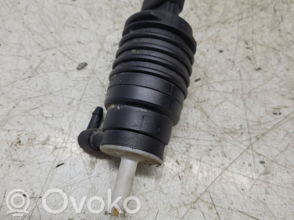 Renault Megane I Windscreen/windshield washer pump 