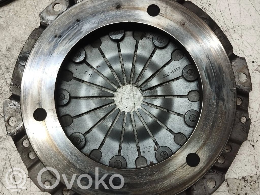 Renault Clio I Kit d'embrayage 