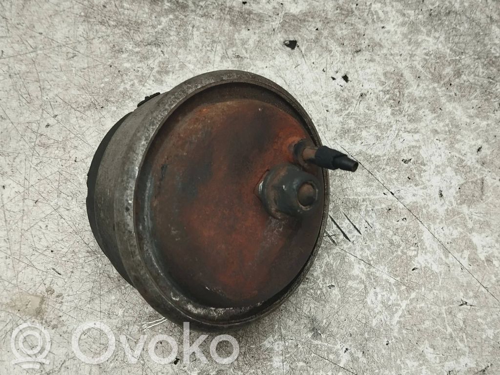 Engine mount bracket