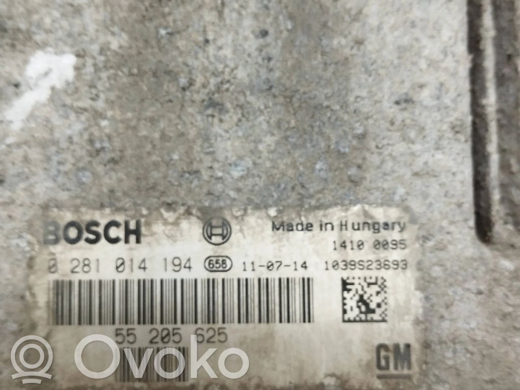 Opel Zafira B Engine control unit/module 