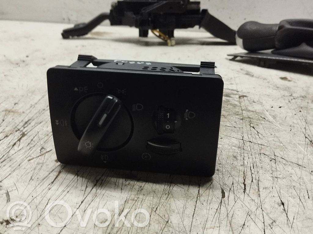 Light switch   4M5T13A024AA