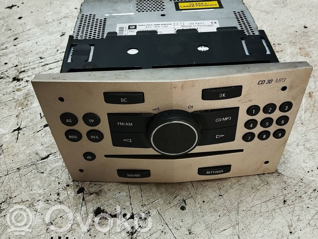 Opel Astra H Radio/CD/DVD/GPS head unit 