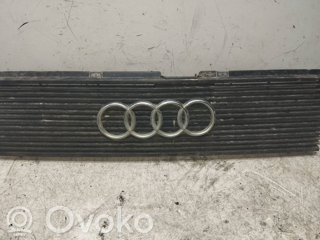 Audi 80 90 B2 Etupuskurin ylempi jäähdytinsäleikkö 